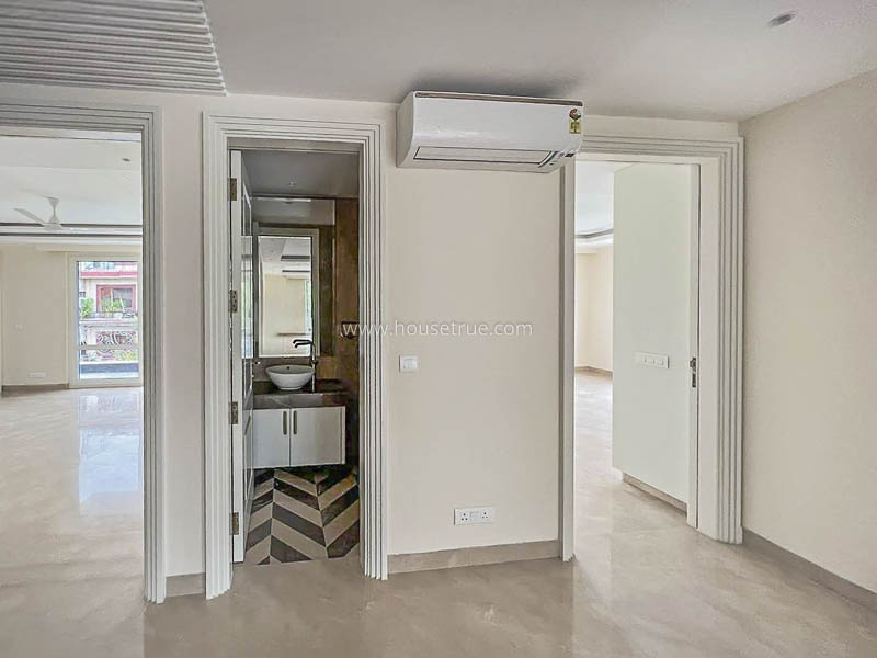 3 BHK Builder Floor For Rent in Defence Colony