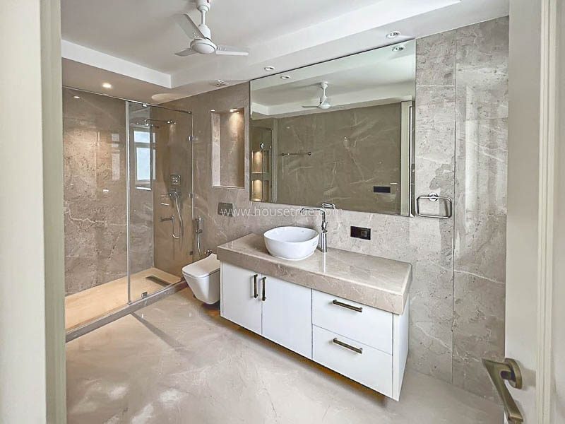 3 BHK Builder Floor For Rent in Defence Colony