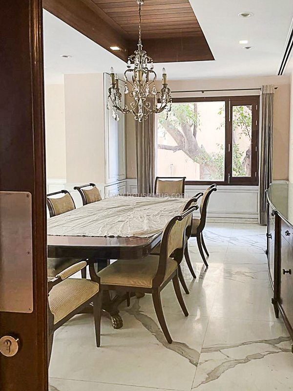 4 BHK Flat For Rent in Maharani Bagh