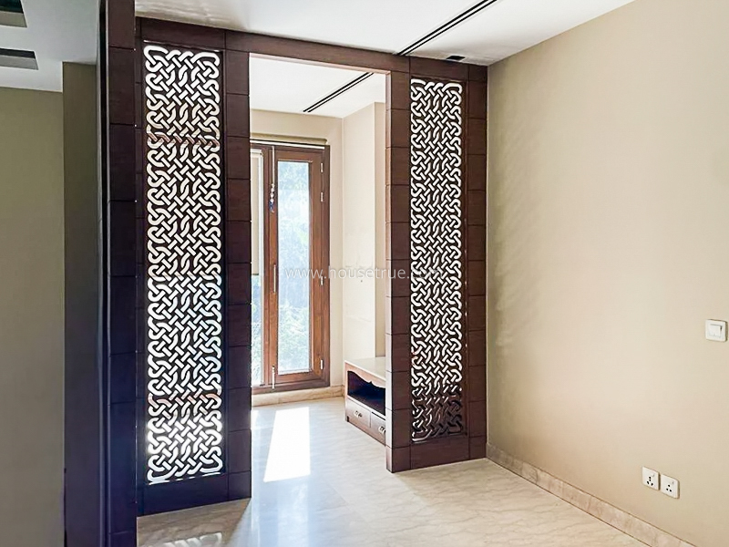 4 BHK Flat For Rent in Maharani Bagh