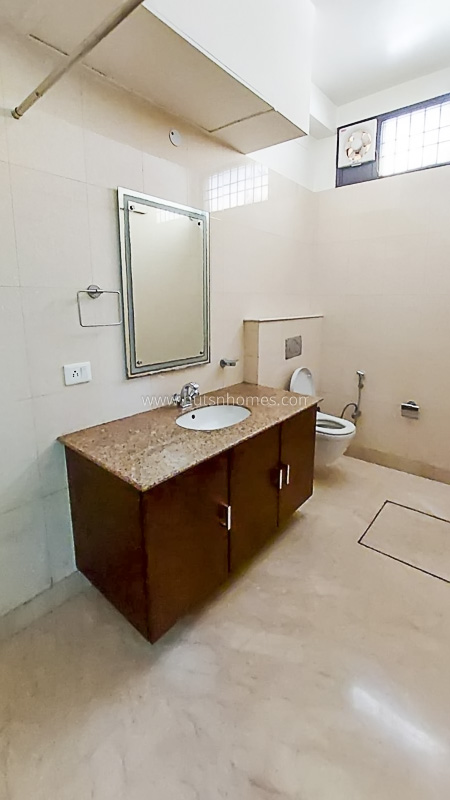 3 BHK Duplex For Rent in Anand Lok