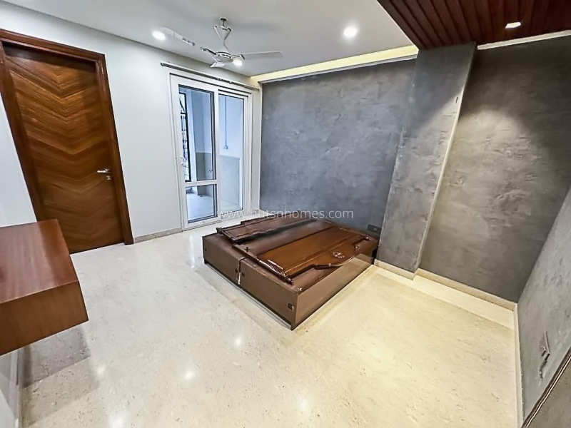 3 BHK Builder Floor For Rent in Defence Colony