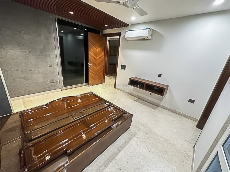 3 BHK Builder Floor For Rent in Defence Colony