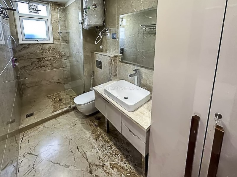 3 BHK Builder Floor For Rent in Defence Colony