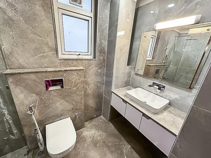 3 BHK Builder Floor For Rent in Defence Colony