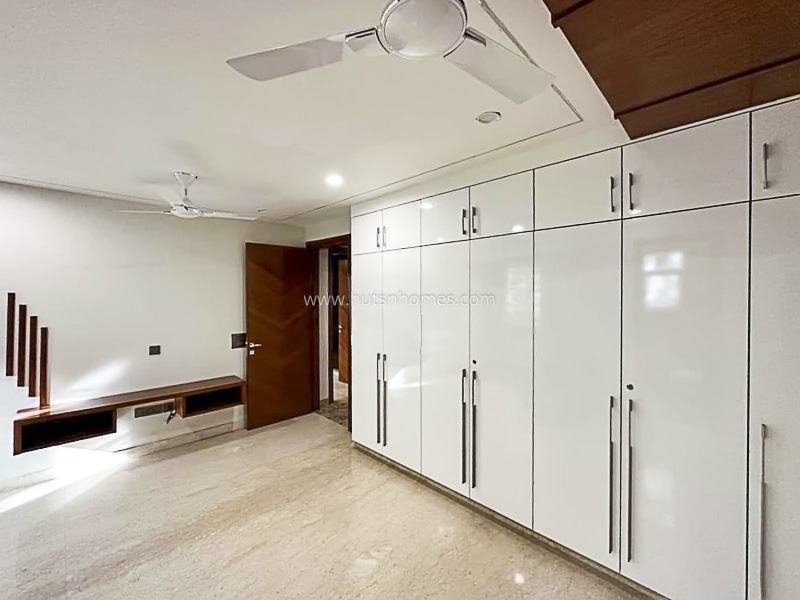 3 BHK Builder Floor For Rent in Defence Colony