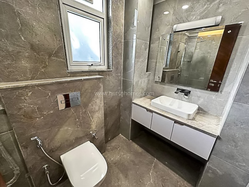 3 BHK Builder Floor For Rent in Defence Colony