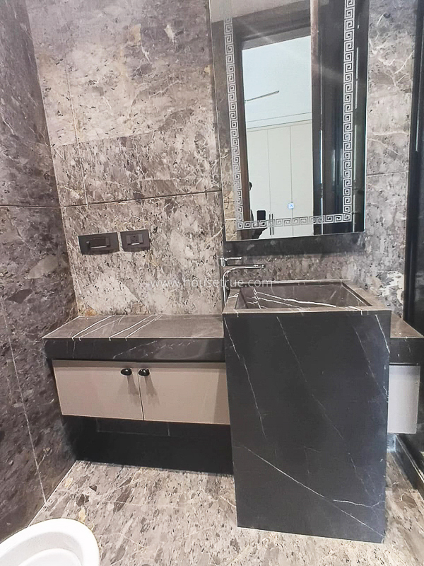 3 BHK Builder Floor For Sale in Defence Colony