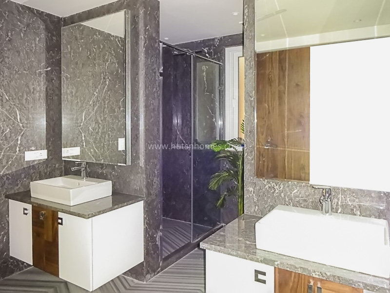 3 BHK Builder Floor For Rent in Defence Colony