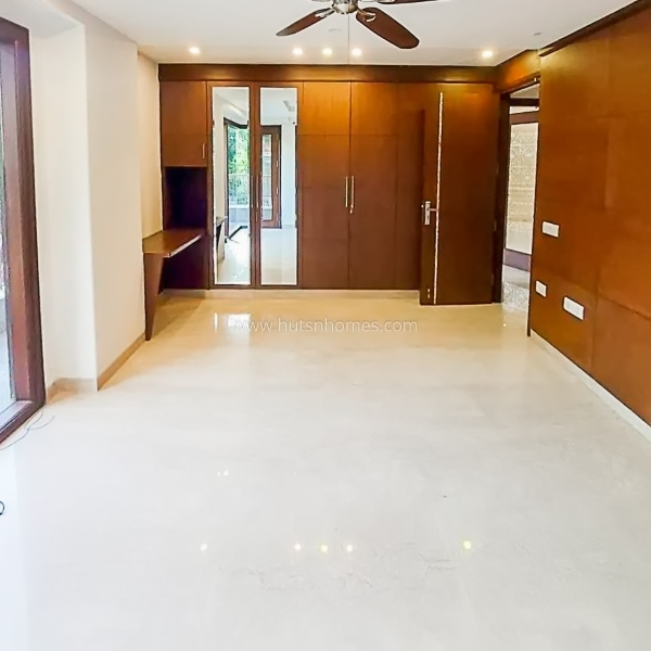 3 BHK Builder Floor For Rent in Defence Colony