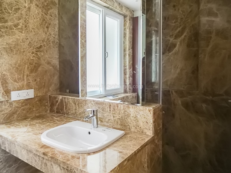 3 BHK Builder Floor For Rent in Defence Colony