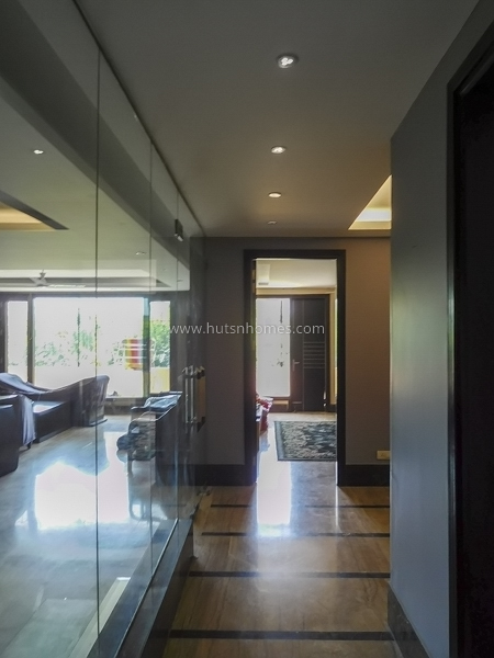 4 BHK Flat For Sale in Panchsheel Enclave