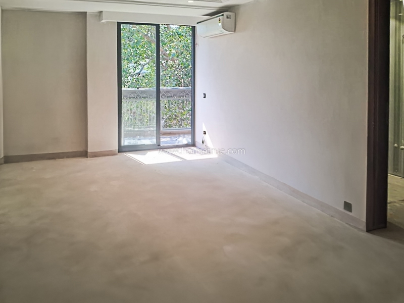 4 BHK Flat For Rent in Defence Colony