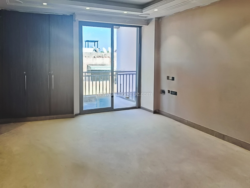 4 BHK Flat For Rent in Defence Colony