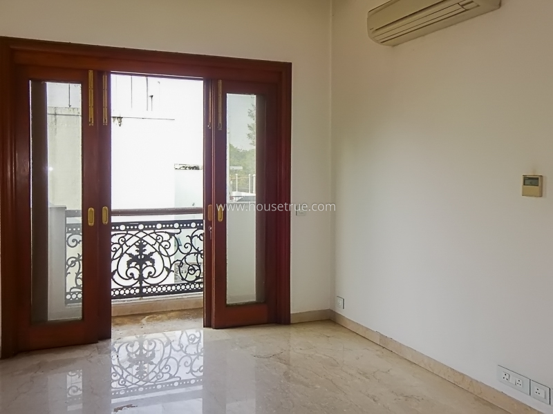3 BHK Flat For Rent in Chanakyapuri