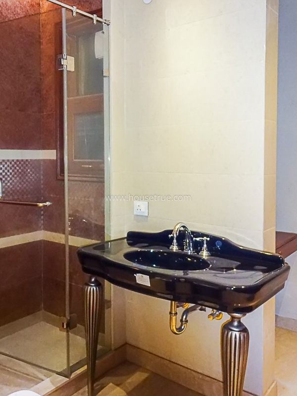 3 BHK Flat For Rent in Chanakyapuri
