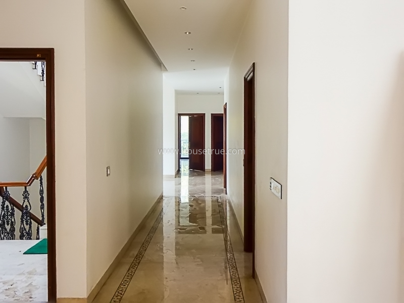 3 BHK Flat For Rent in Chanakyapuri
