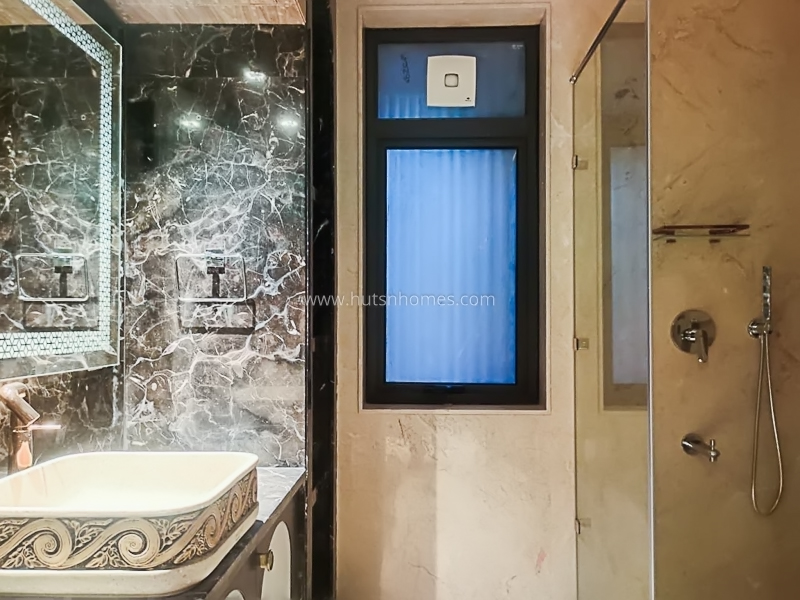 4 BHK Duplex For Rent in Vasant Vihar