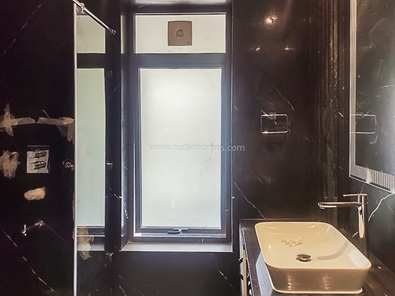 4 BHK Duplex For Rent in Vasant Vihar