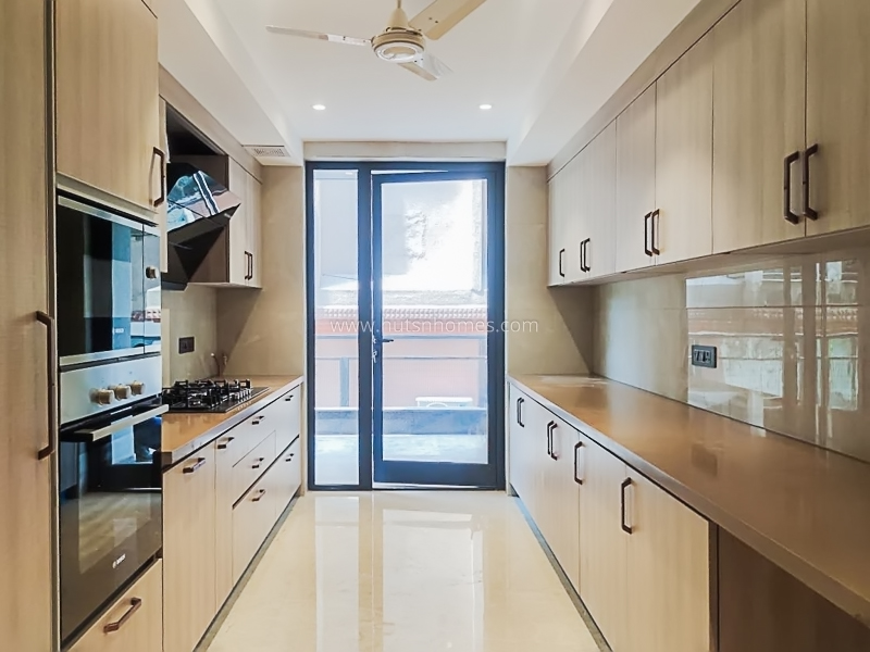 4 BHK Duplex For Rent in Vasant Vihar