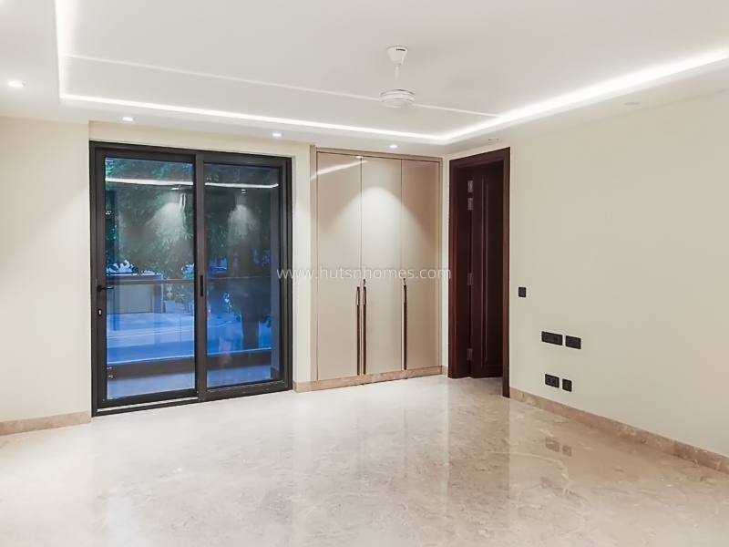 4 BHK Duplex For Rent in Vasant Vihar
