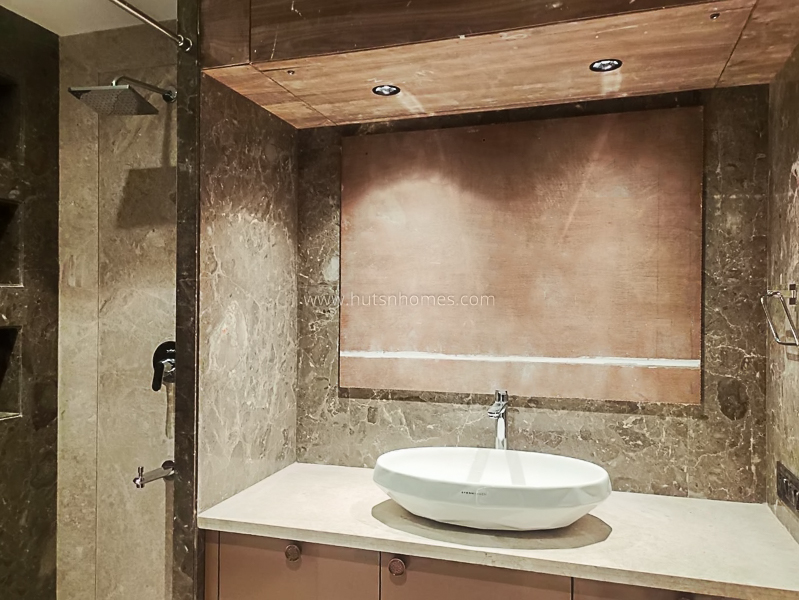 4 BHK Duplex For Rent in Vasant Vihar