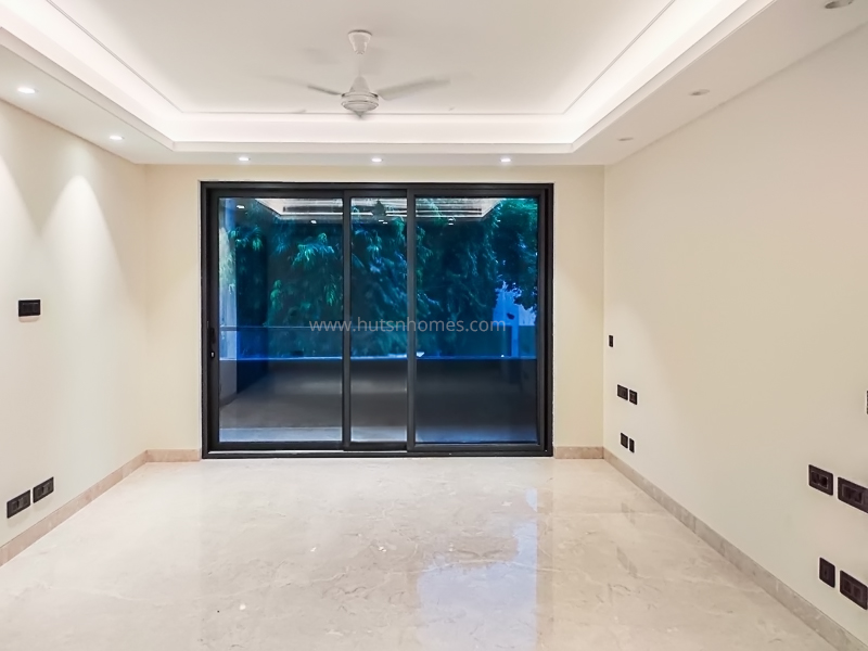 4 BHK Duplex For Rent in Vasant Vihar