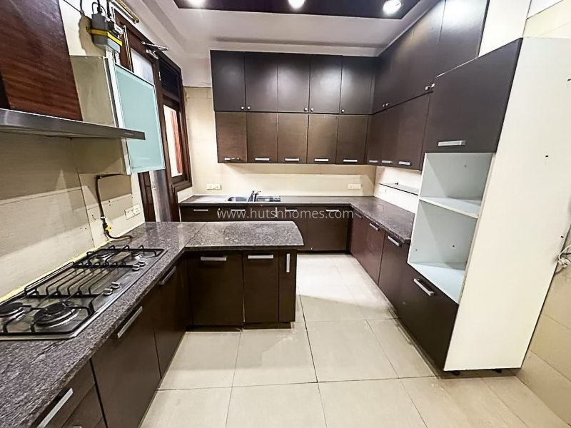 3 BHK Flat For Rent in Defence Colony