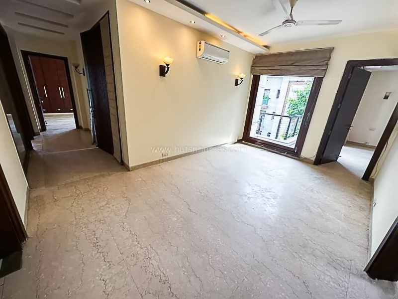 3 BHK Flat For Rent in Defence Colony