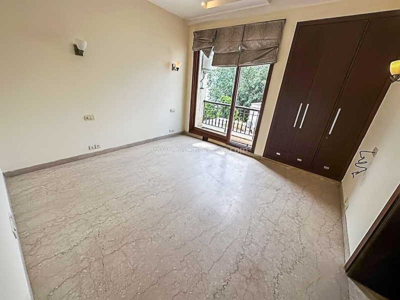 3 BHK Flat For Rent in Defence Colony