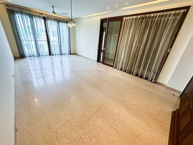 3 BHK Flat For Rent in Defence Colony