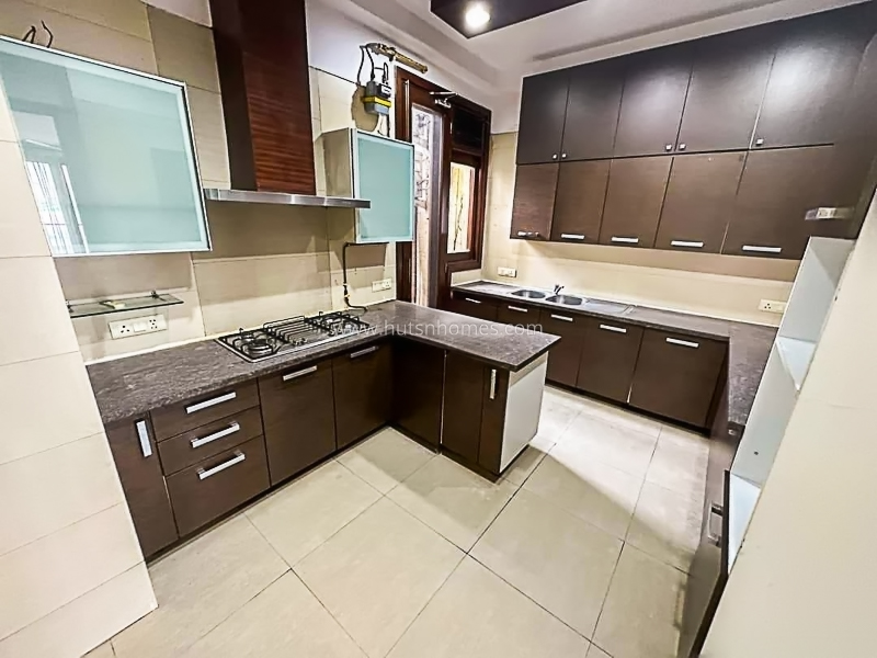 3 BHK Flat For Rent in Defence Colony
