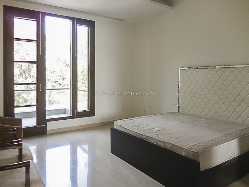 5 BHK Farm House For Rent in DLF Chttarpur