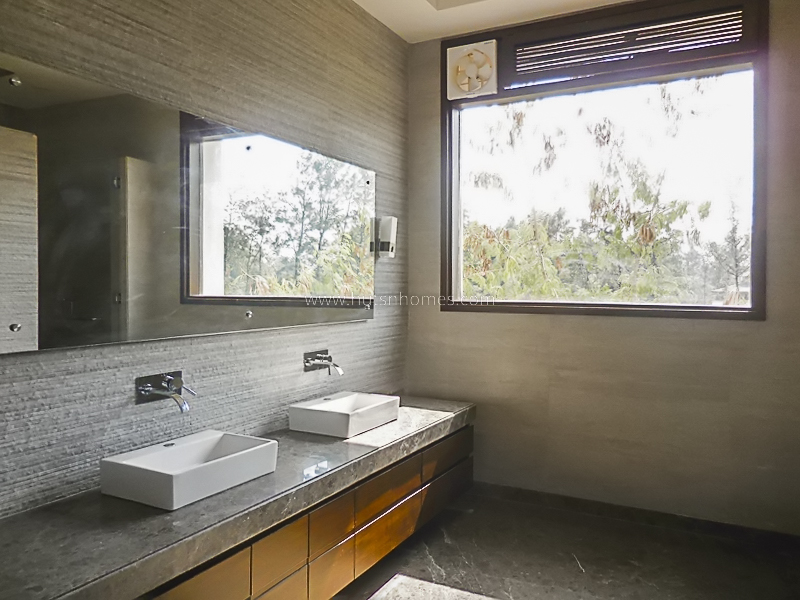 5 BHK Farm House For Rent in DLF Chttarpur