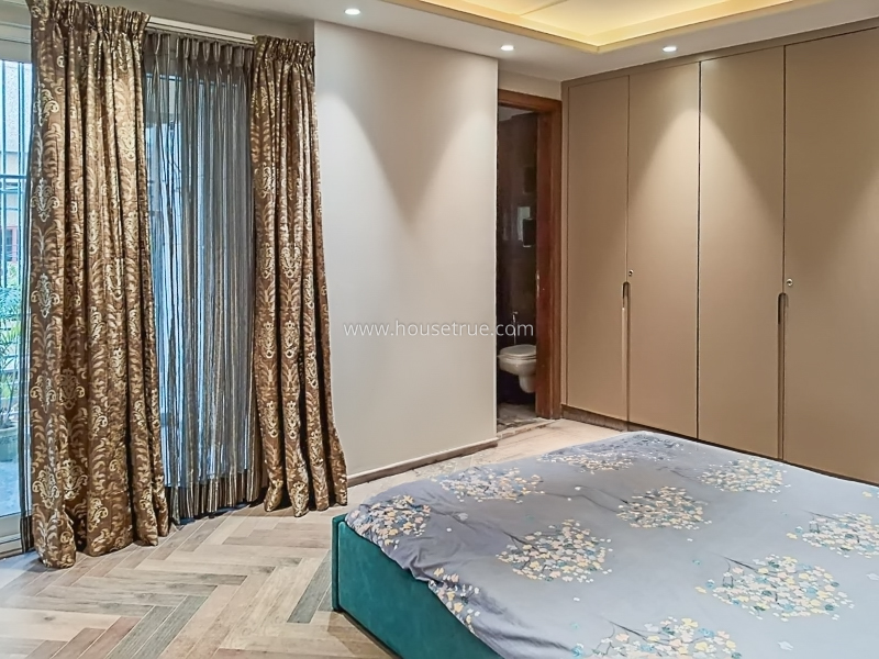 4 BHK Duplex For Rent in Defence Colony