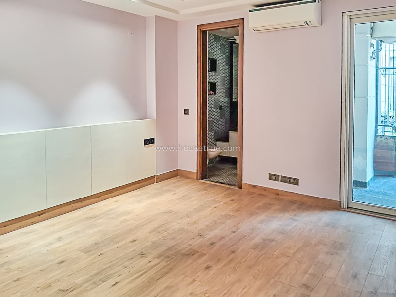 4 BHK Duplex For Rent in Defence Colony