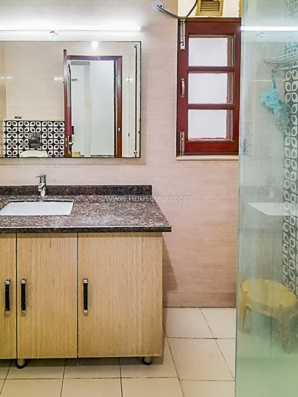 3 BHK Builder Floor For Rent in Defence Colony