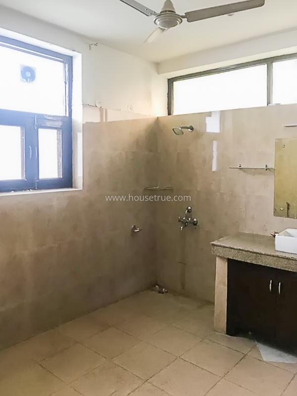 5 BHK Farm House For Rent in Dlf Chattarpur Farms