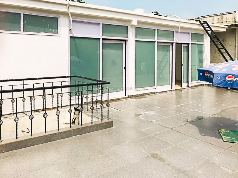 5 BHK Farm House For Rent in Dlf Chattarpur Farms