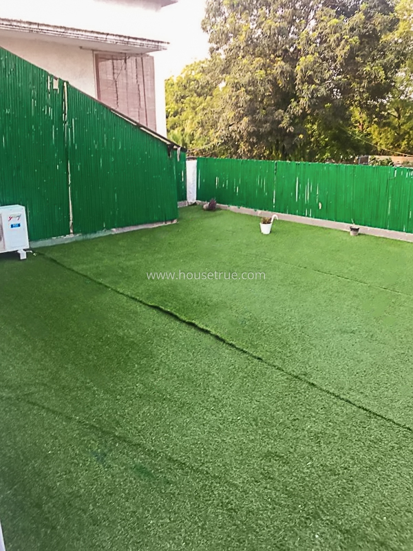 5 BHK Farm House For Rent in Dlf Chattarpur Farms