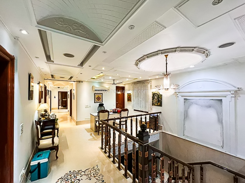 5 BHK Duplex For Rent in Safdarjung Enclave