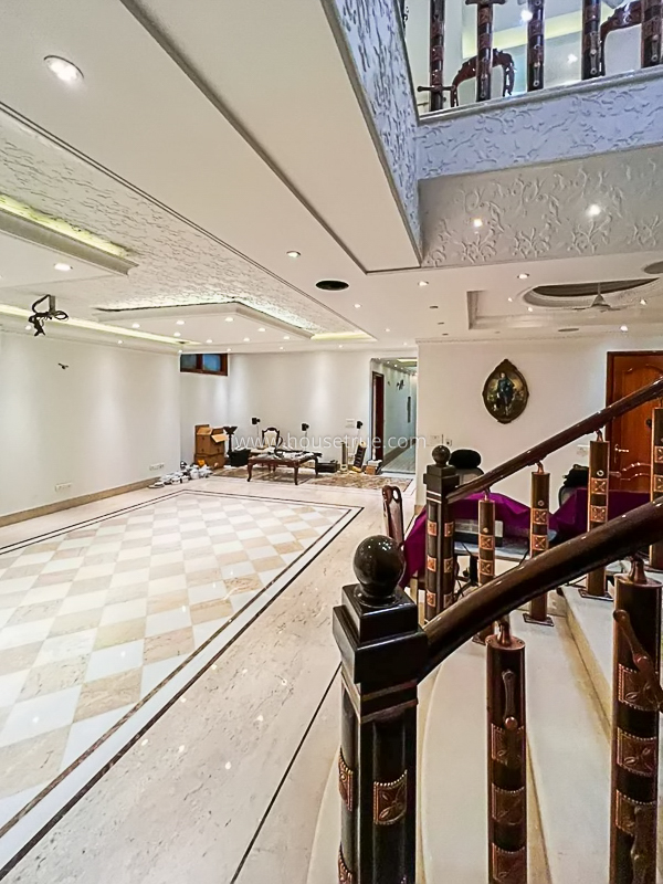 5 BHK Duplex For Rent in Safdarjung Enclave