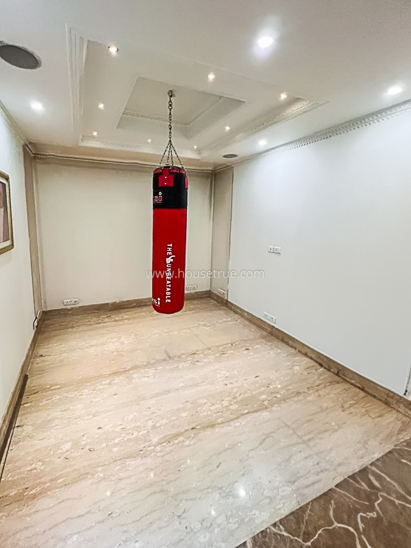 5 BHK Duplex For Rent in Safdarjung Enclave