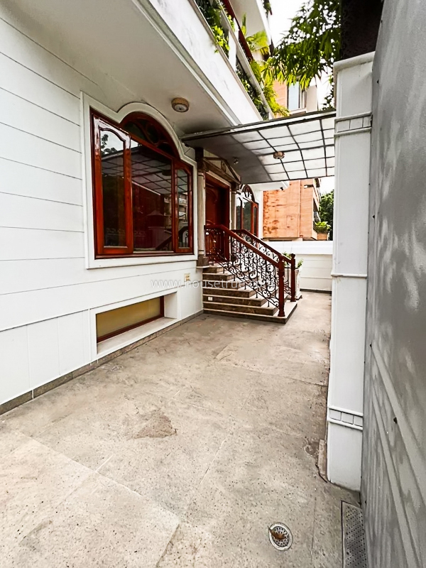 5 BHK Duplex For Rent in Safdarjung Enclave