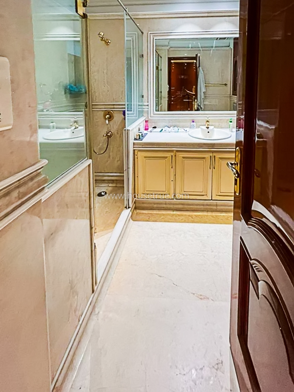 5 BHK Duplex For Rent in Safdarjung Enclave