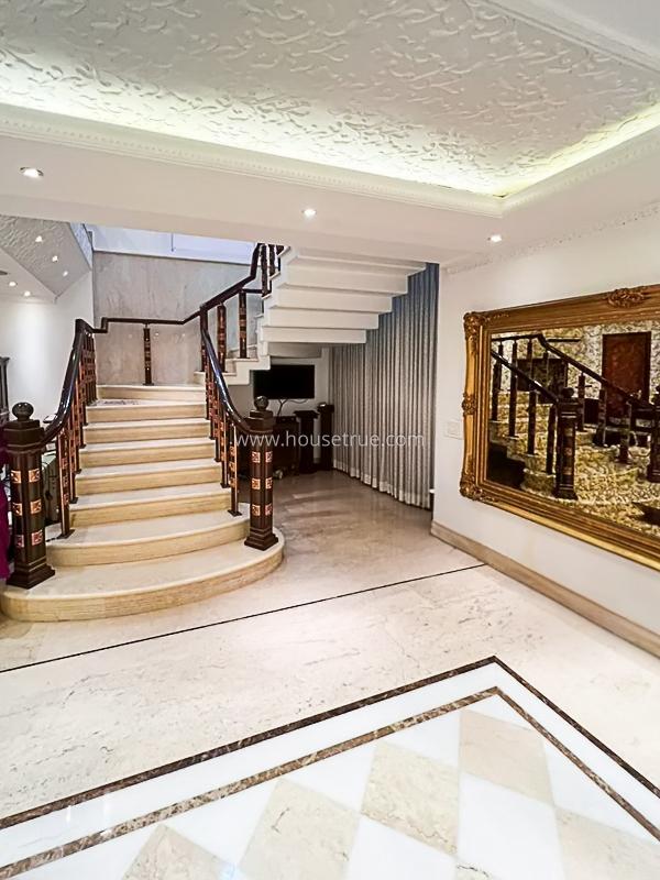 5 BHK Duplex For Rent in Safdarjung Enclave