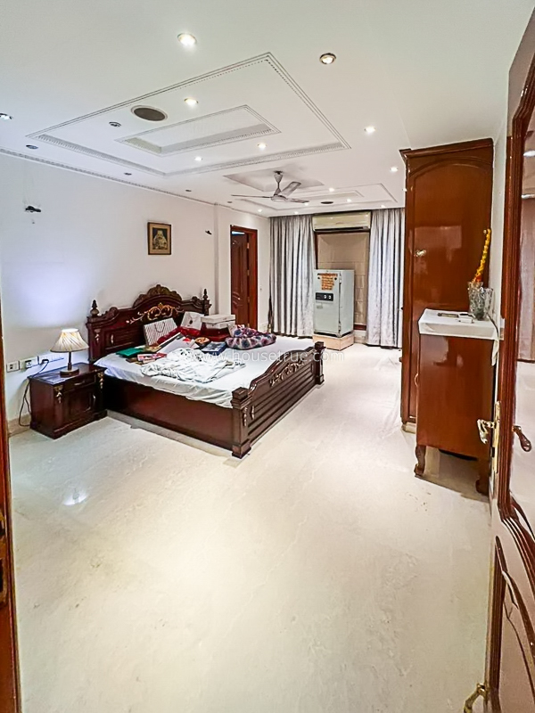 5 BHK Duplex For Rent in Safdarjung Enclave