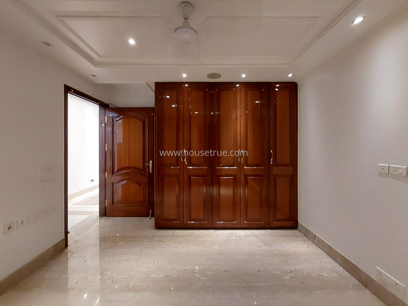 5 BHK Flat For Sale in Safdarjung Enclave