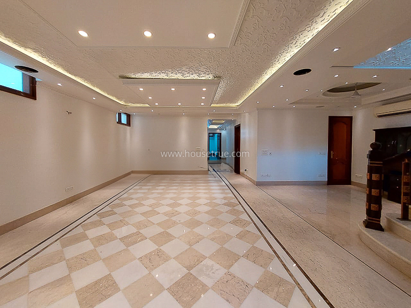 5 BHK Flat For Sale in Safdarjung Enclave