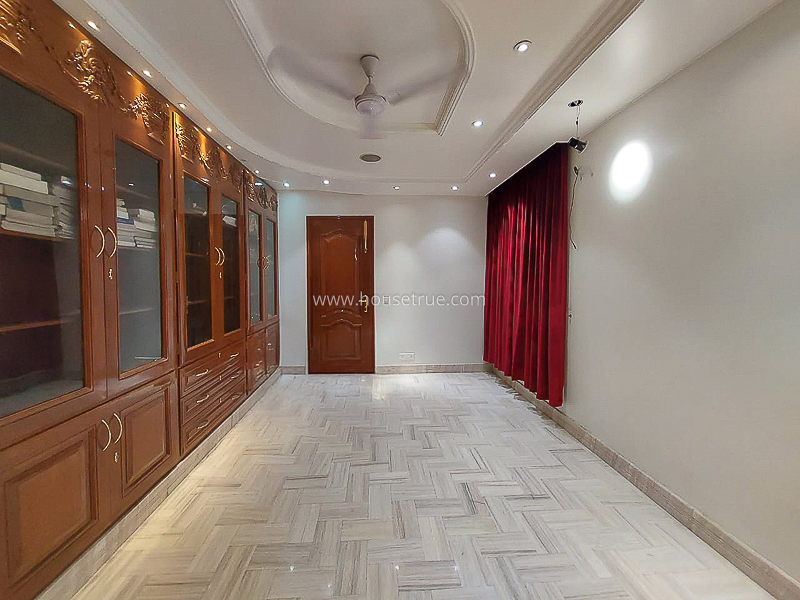 5 BHK Flat For Sale in Safdarjung Enclave